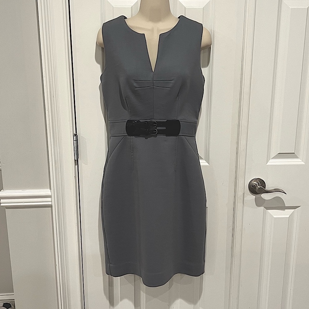 Milly Sheath Dress Sleeveless Gray Size 6 Split Vneck Leather Belt Wool Combo